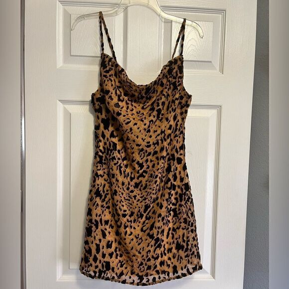 Lulu’s She’s Feisty Leopard Print Mini Dress - Picture 4 of 14